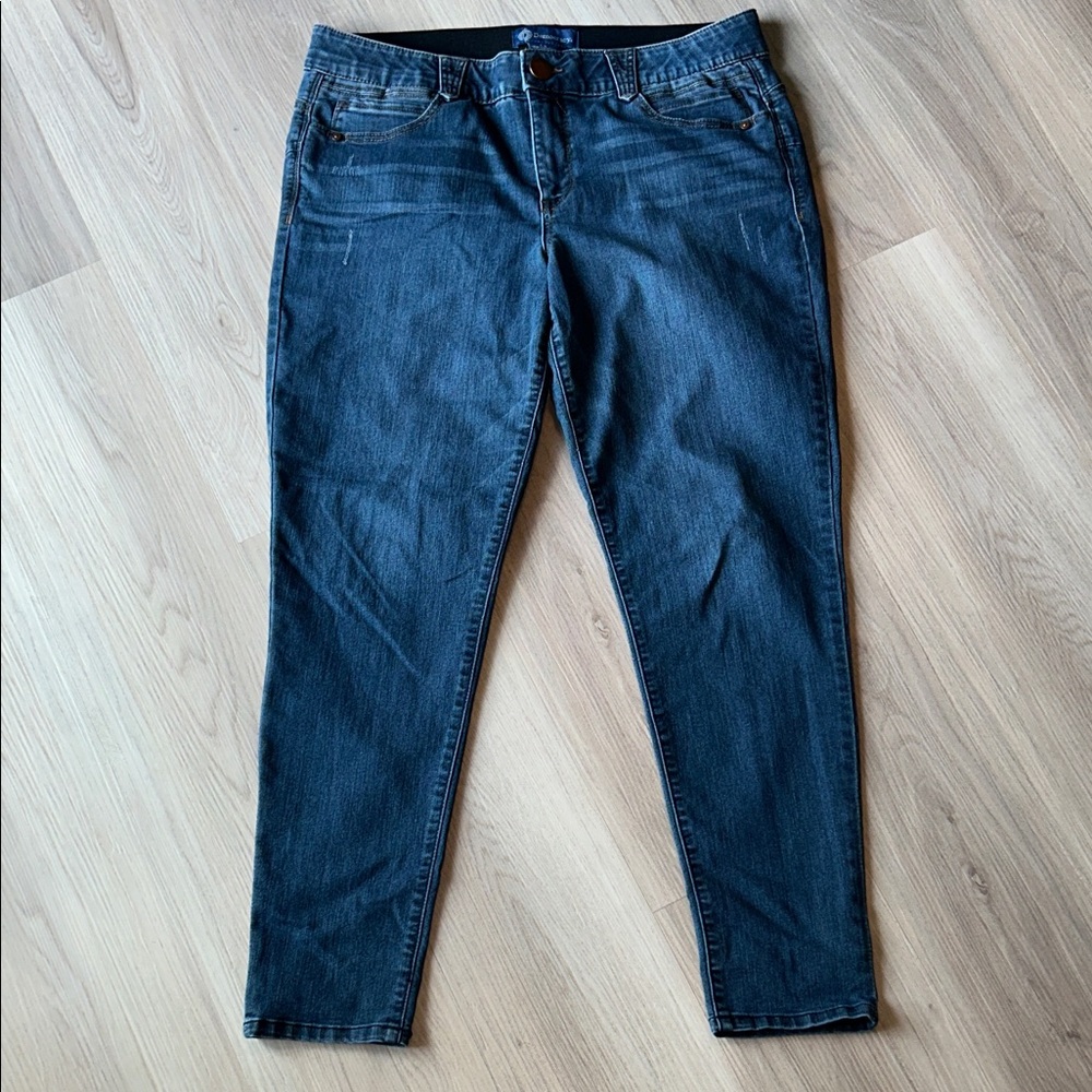 Democracy Women's Classic Blue Jeans 14 Straight Leg Slight Distressed Denim